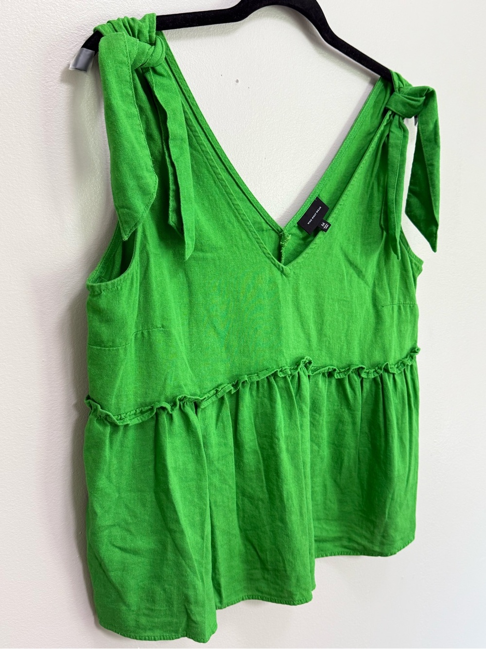 Who What Wear Bright Green Tie-Shoulder V-Neck Tank